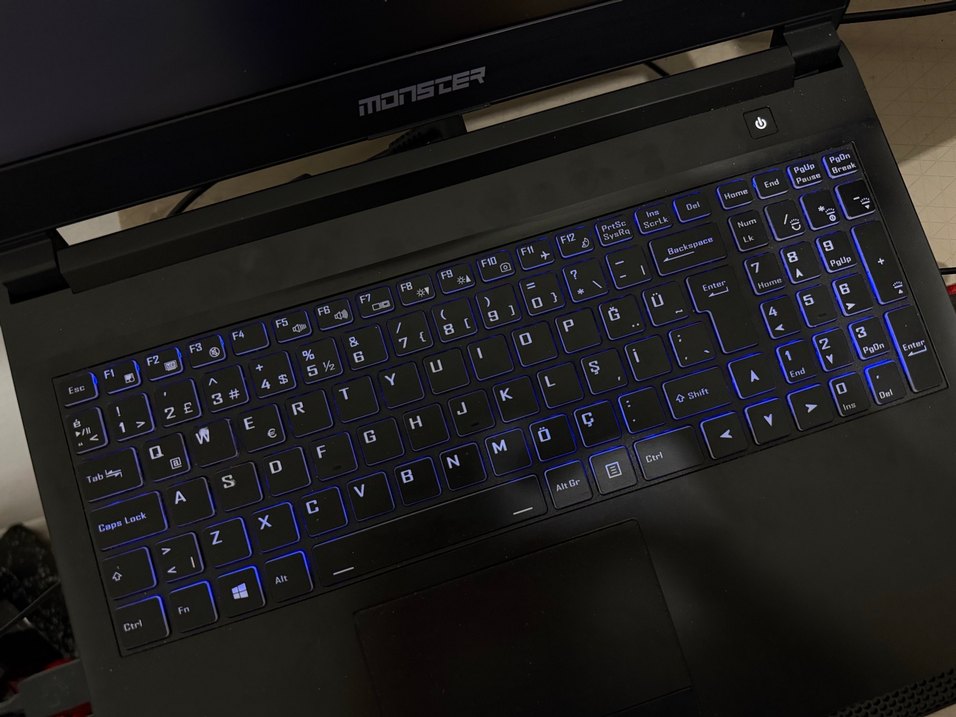 Monster Siyah Laptop - Görsel 2