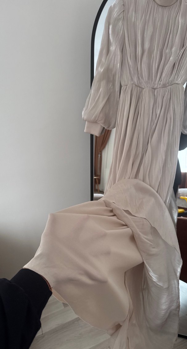 Bej Piliseli abiyeElbise - Görsel 4