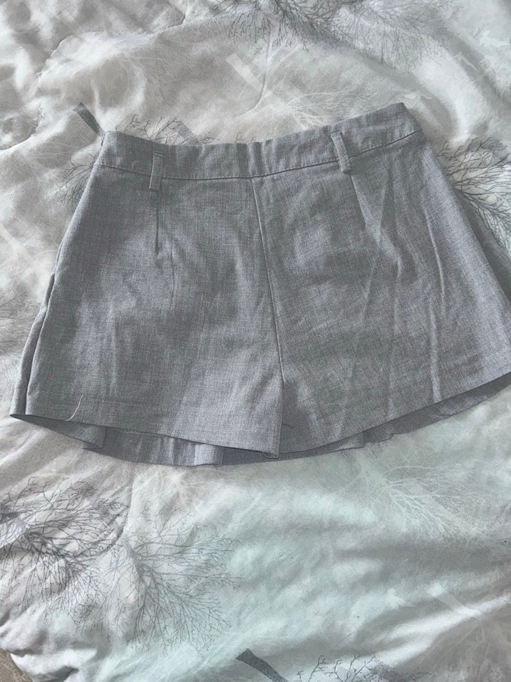 Gri Mini Pilili Keten Şort etek - Görsel 3