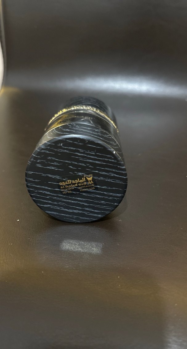 Kadın Parfümü Siyah Şişede - Görsel 3