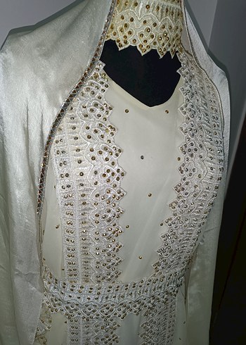 Uzun Beyaz Nakışlı Boncuk Detaylı Yöresel Elbise - Görsel 5