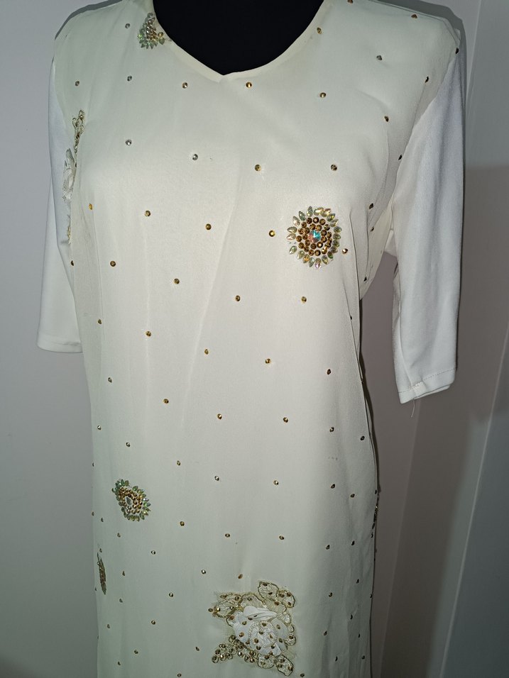 Uzun Beyaz Nakışlı Boncuk Detaylı Yöresel Elbise - Görsel 3