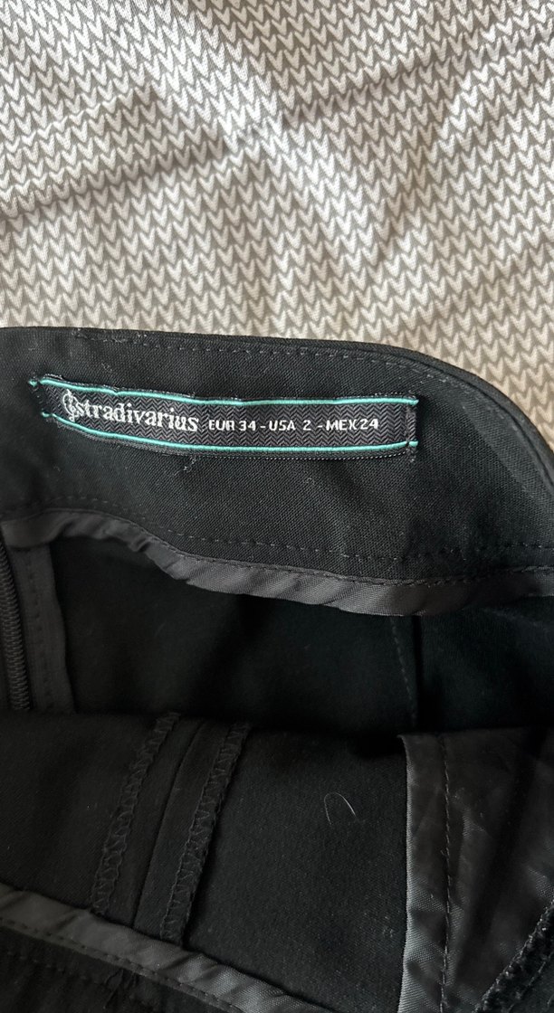 Siyah Mini Şort Etek, Dar Kesim, Spor Stil - Görsel 3