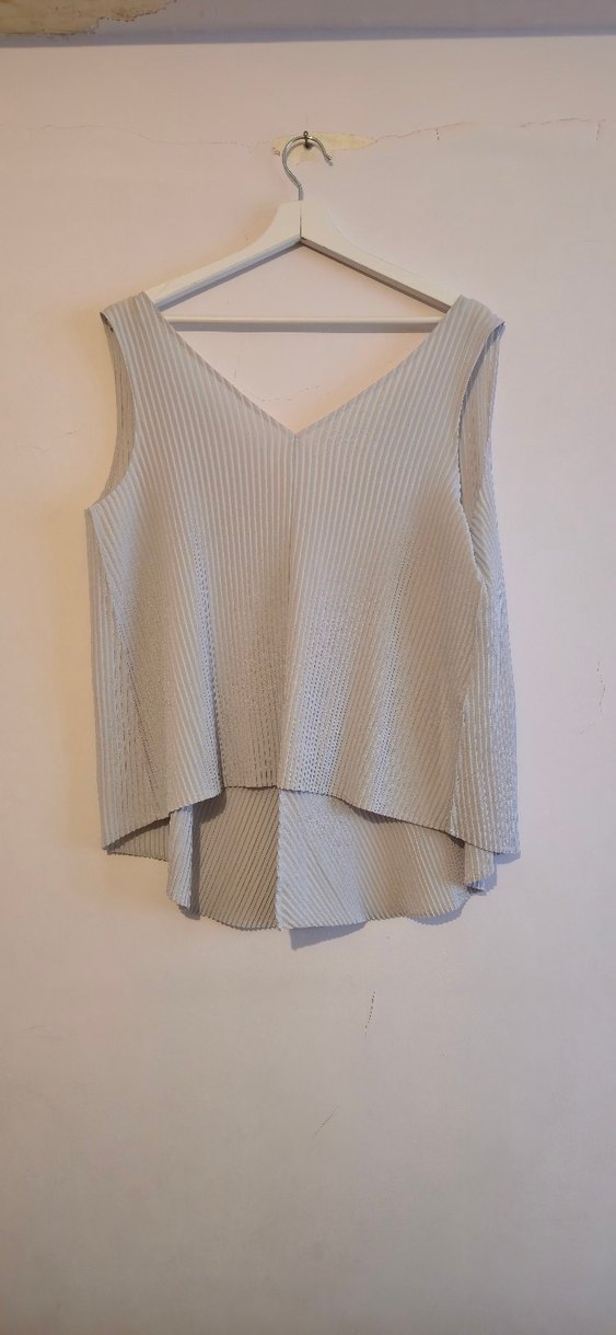 V Yaka Pileli Kolsuz Kadın Bluz - Görsel 2