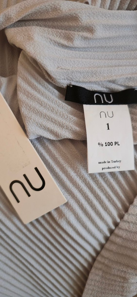 V Yaka Pileli Kolsuz Kadın Bluz - Görsel 4