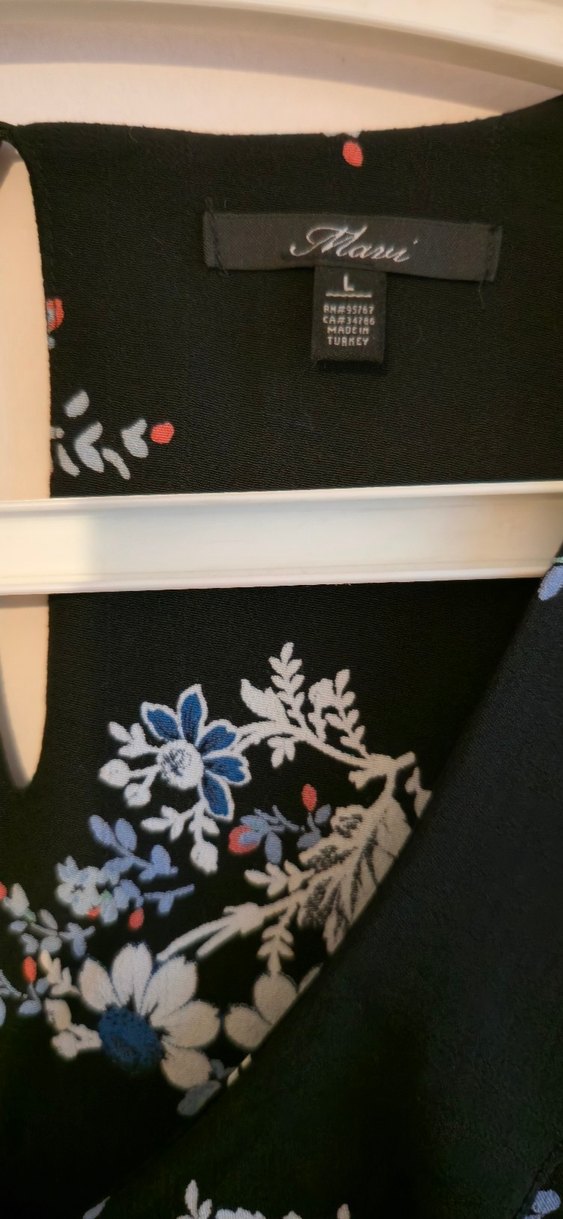 V Yaka Fırfır Detaylı Siyah Çiçekli Midi Elbise - Görsel 4