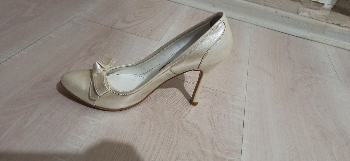 Beyaz Fiyonklu Stiletto Topuklu Kadın Ayakkabı - Görsel 2