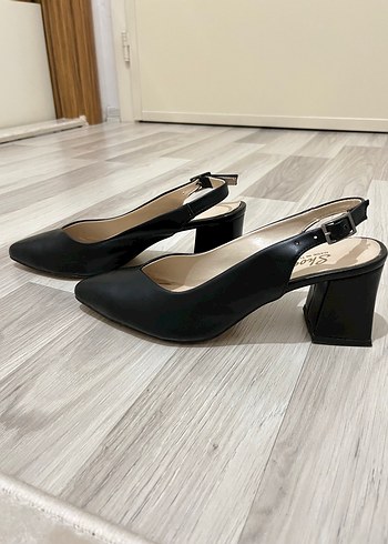 Siyah Arkası Açık Kadın Klasik Topuklu Ayakkabı - Görsel 2