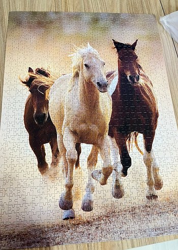 Clementoni 1000 Parça At Temalı Puzzle - Görsel 2