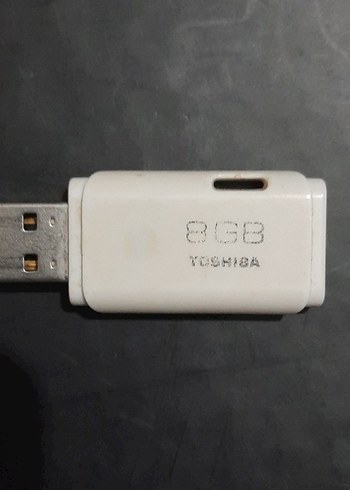 TOSHIBA 8 GB USB BELLEK / FLASH BELLEK - Görsel 3