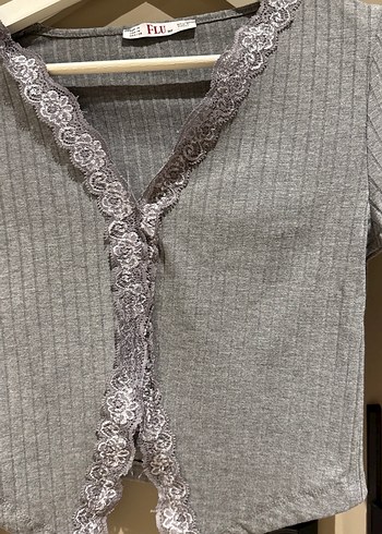 Dantel Detaylı Gri V Yakalı Kadın Hırka - Görsel 2