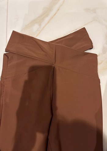 Kahverengi Kemer Detaylı Kadın Tayt - Görsel 2