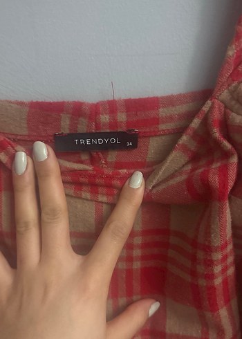 Uzun kollu kırmız elbise - Görsel 4