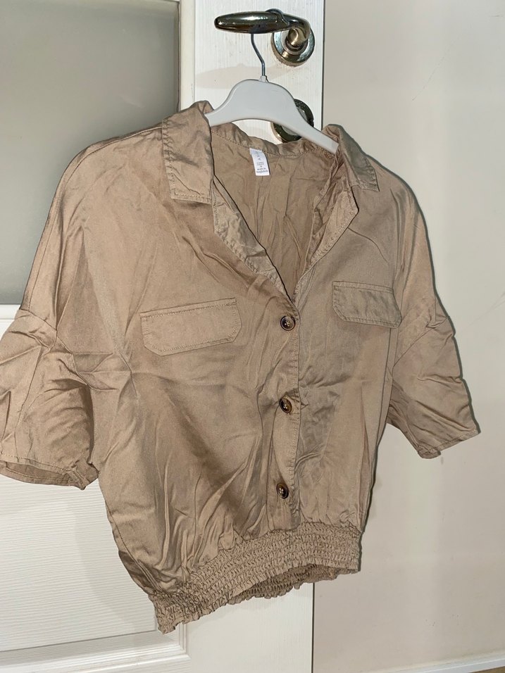Düğmeli Bej Kısa Kollu Keten Gömlek - Görsel 2
