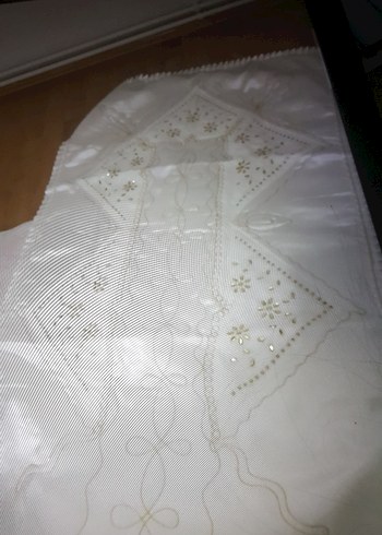 İşlemeli Beyaz Parlak seccade - Görsel 2