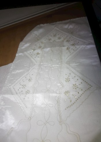 İşlemeli Beyaz Parlak seccade - Görsel 3