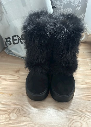 Siyah Süet Yüksek Topuklu Kürklü Bot - Görsel 3