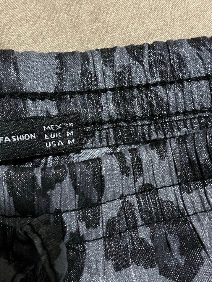 Leopar Desenli Parlak Gri Kadın Bol Kesim Pantolon - Görsel 3