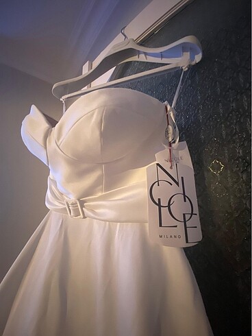 Nicole milano GELİNLİK