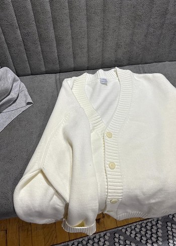 Erkek Beyaz Pamuklu Düğmeli Hırka - Görsel 3