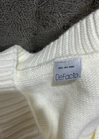 Erkek Beyaz Pamuklu Düğmeli Hırka - Görsel 3