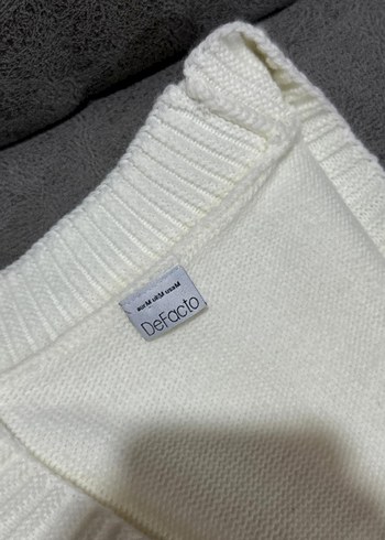 Düğmeli Beyaz Pamuklu Hırka - Görsel 3