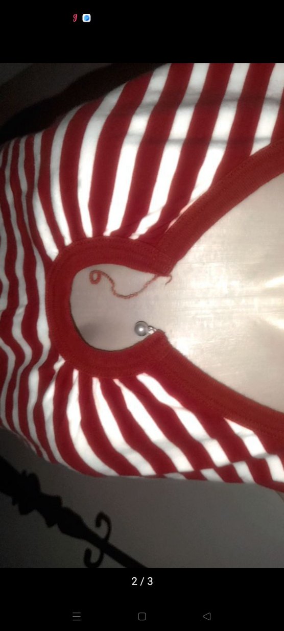 Kırmızı Çizgili V Yaka Kolsuz Bluz - Görsel 2