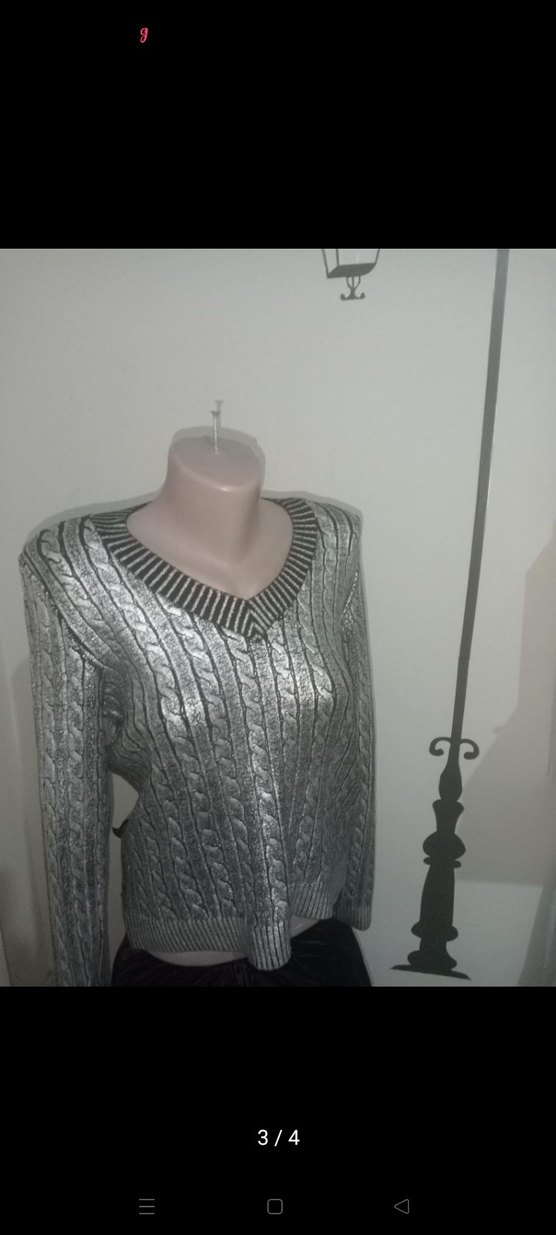 Gri V Yaka Örgü Işıltılı Gümüş Kazak - Görsel 3