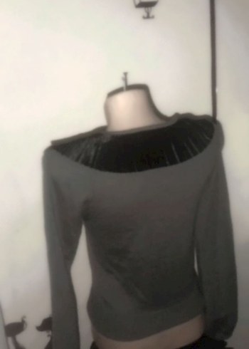 Gri Uzun Kollu Fırfırlı Gotik Hırka - Görsel 2