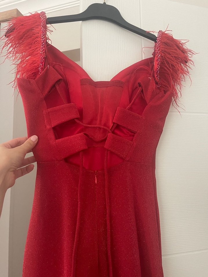 Kırmızı Parlak V Yakalı Uzun Kadın Henna Elbise - Görsel 4