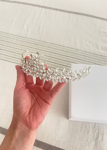 Beyaz Parlak Payetli Gelin Tacı - Görsel 5