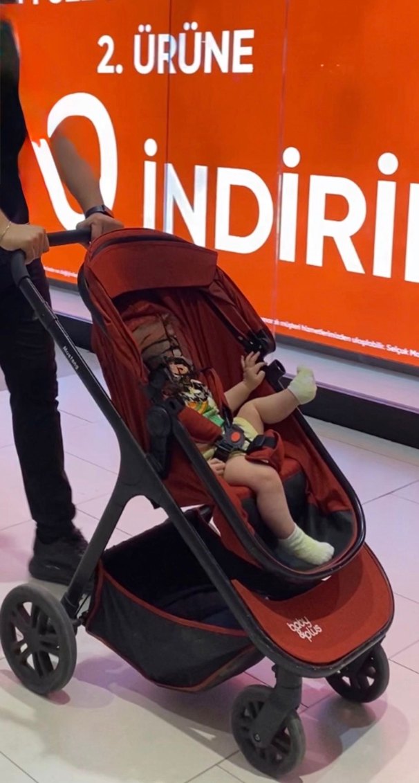 Kırmızı Bebek Arabası ve Oto Koltuğu Seti - Görsel 2