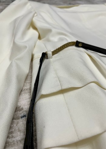 Düğmeli Beyaz Uzun Kadın Ceket - Görsel 4