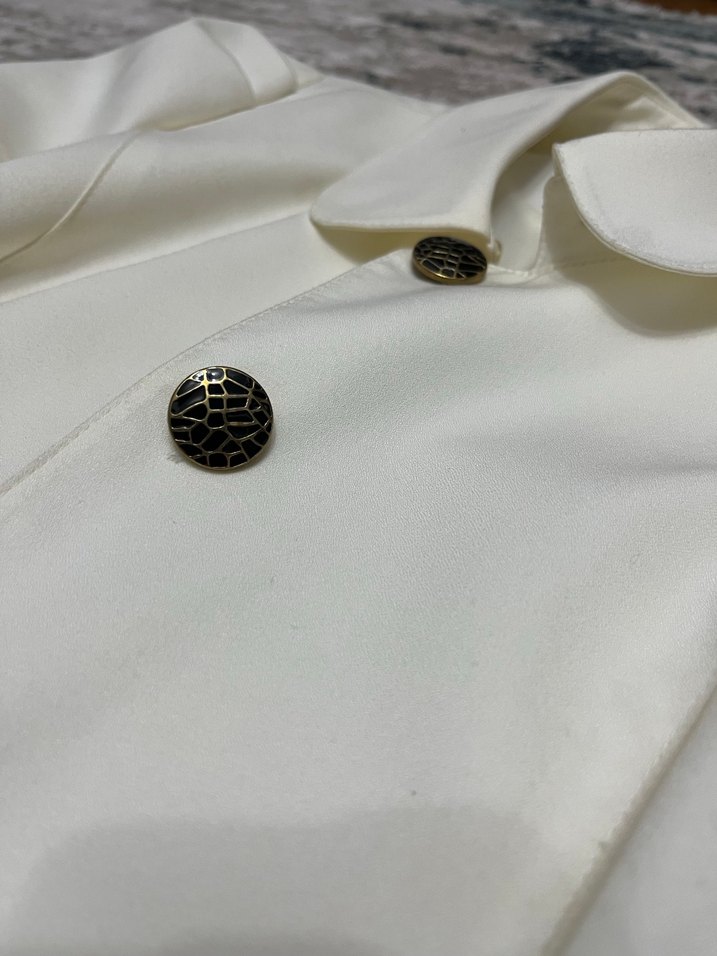 Düğmeli Beyaz Uzun Kadın Ceket - Görsel 5