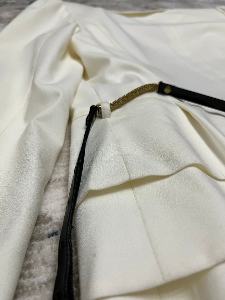 Düğmeli Beyaz Uzun Kadın Ceket - Görsel 4