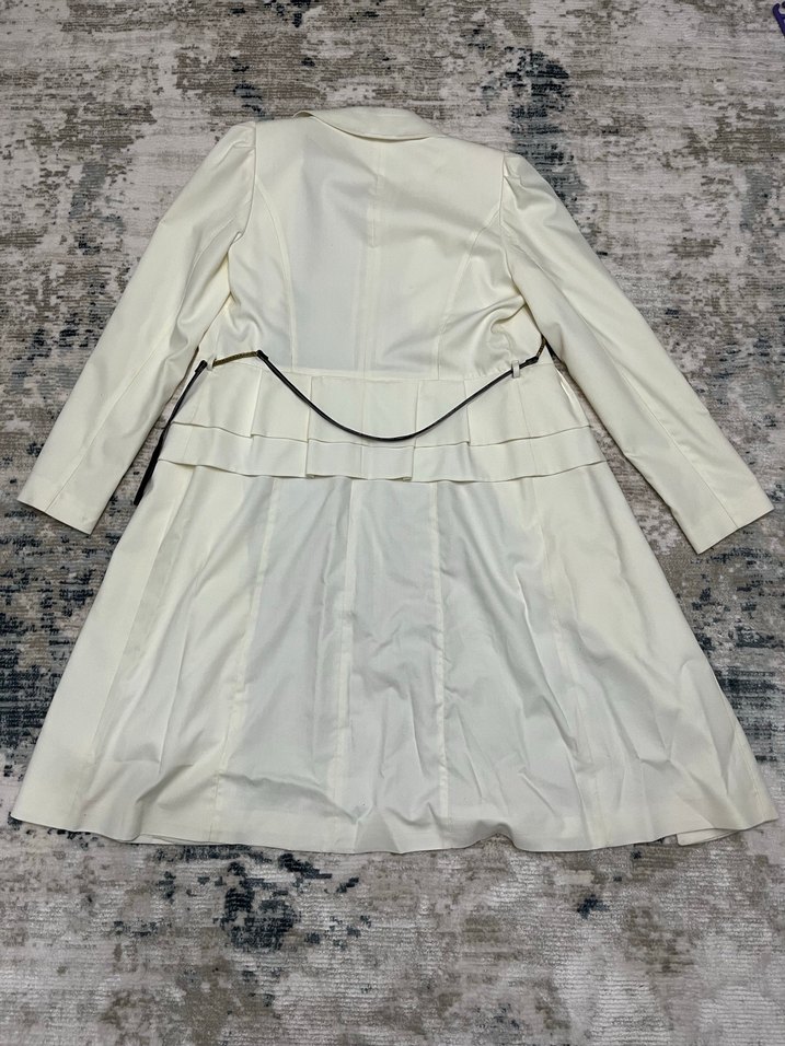 Düğmeli Beyaz Uzun Kadın Ceket - Görsel 2