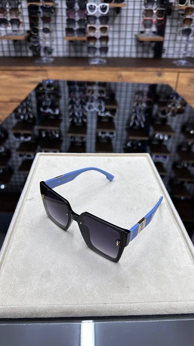 Beyaz Transparan Kadın Güneş Gözlüğü - Görsel 2