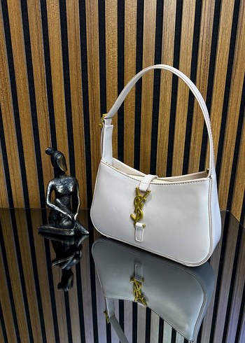 Siyah Parlak Deri Kadın Omuz Çantası - Görsel 4