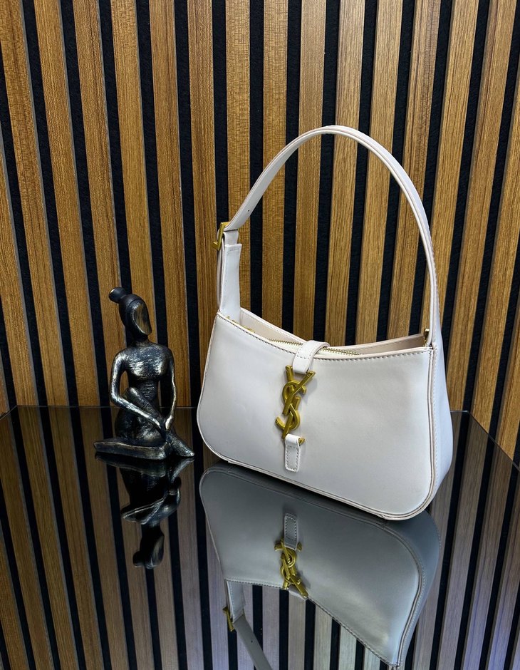 Siyah Parlak Deri Kadın Omuz Çantası - Görsel 4