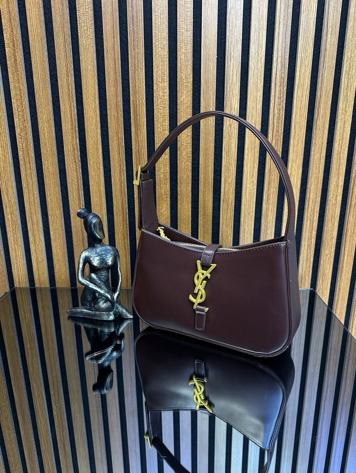 Siyah Parlak Deri Kadın Omuz Çantası - Görsel 2