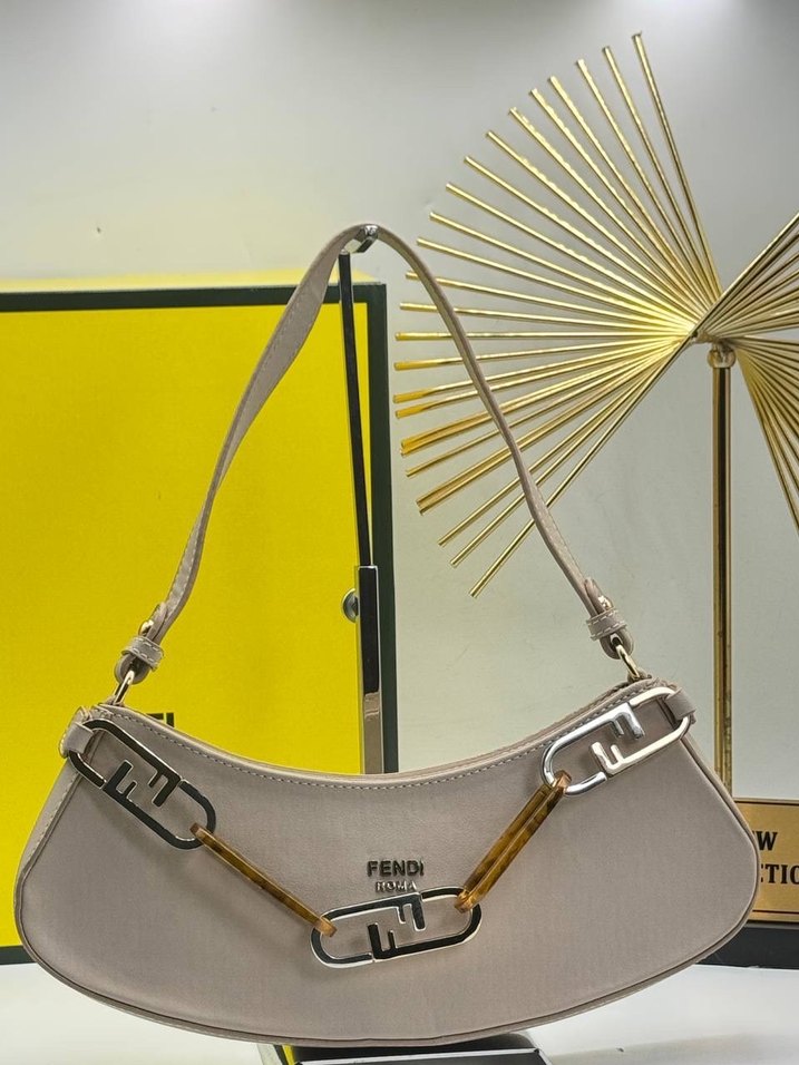 Zincir Detaylı Siyah Deri Kadın Çanta - Görsel 4