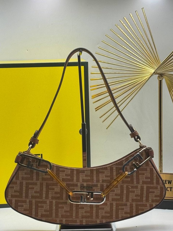 Zincir Detaylı Siyah Deri Kadın Çanta - Görsel 2