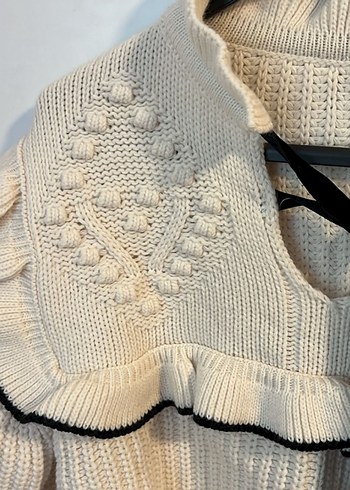 Nakışlı Beyaz İnce Triko Mini Kazak - Görsel 2