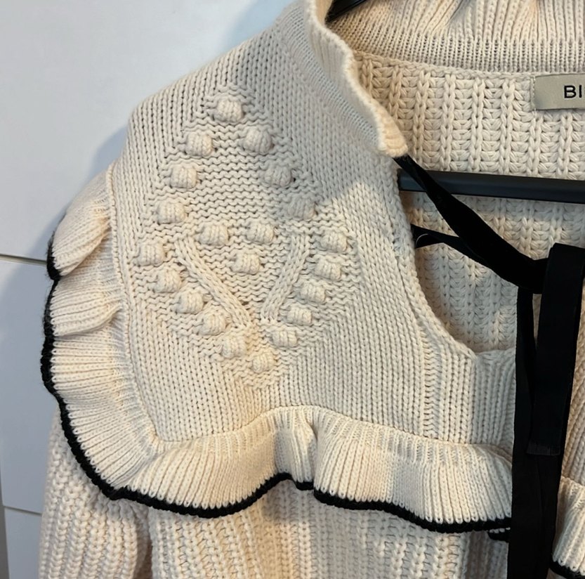 Nakışlı Beyaz İnce Triko Mini Kazak - Görsel 2