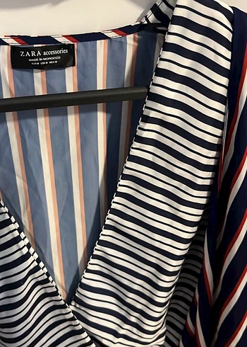 Çizgili V-Yaka Drapeli Kadın Bluz - Görsel 3