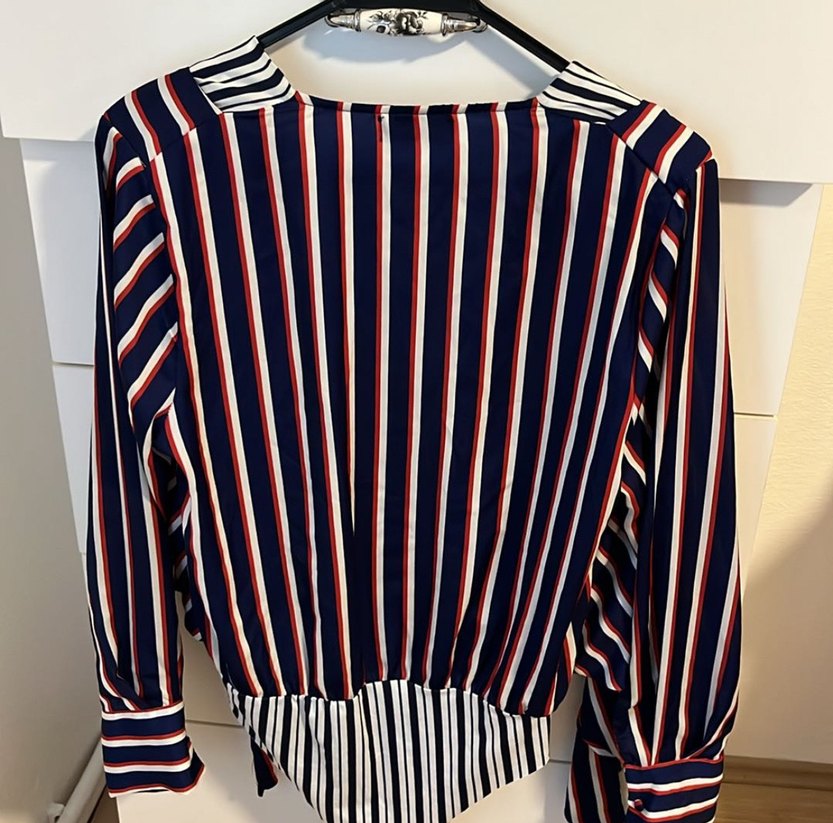 Çizgili V-Yaka Drapeli Kadın Bluz - Görsel 4