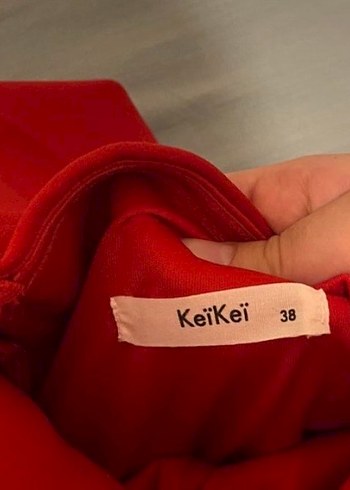 Kırmızı Drapeli Mini Straplez Abiye Elbise tek kollu - Görsel 3