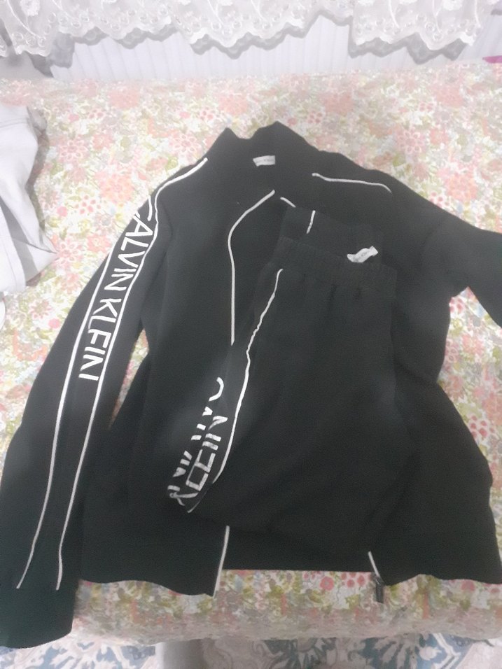 Uzun Kollu Siyah Calvin Klein Eşofman Takımı - Görsel 2