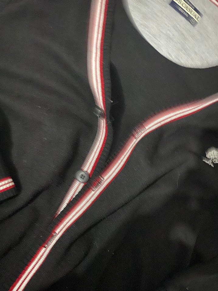 Siyah Düğmeli kadın Hırka - Görsel 3