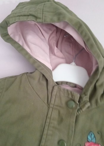 Kapüşonlu Nakışlı Kız Çocuk mont - Görsel 4